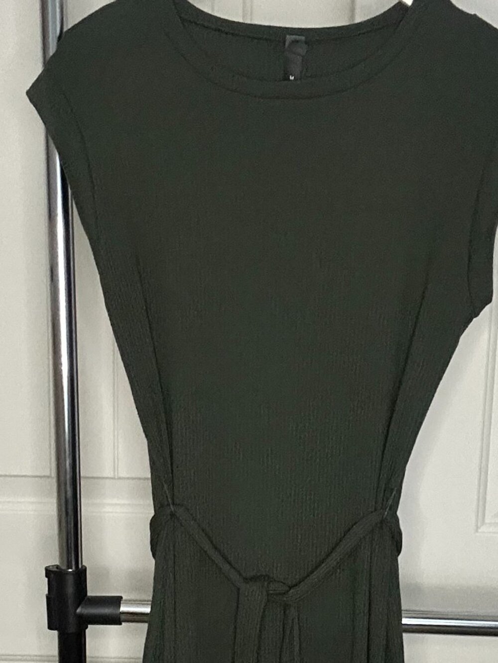 ALYA Olive Green Cap-Sleeve Midi Dress | size medium